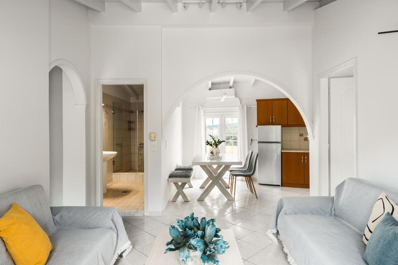The Seaview Corner Apartments By Konnect, Ipsos Corfu Exterior photo